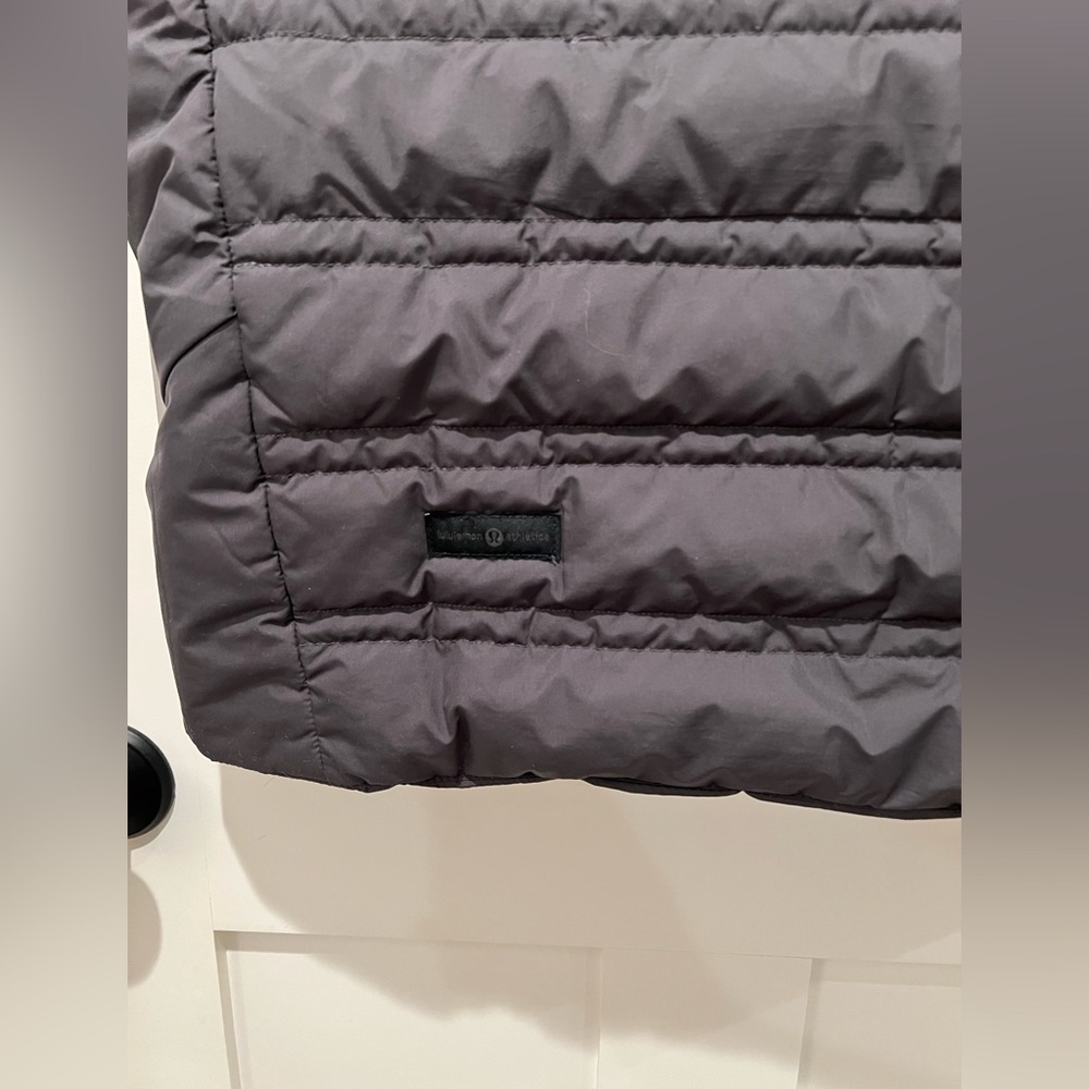 Lululemon Reversible Down Vest Palm Deco Grey- Men’s XL NWOT - Picture 5 of 9